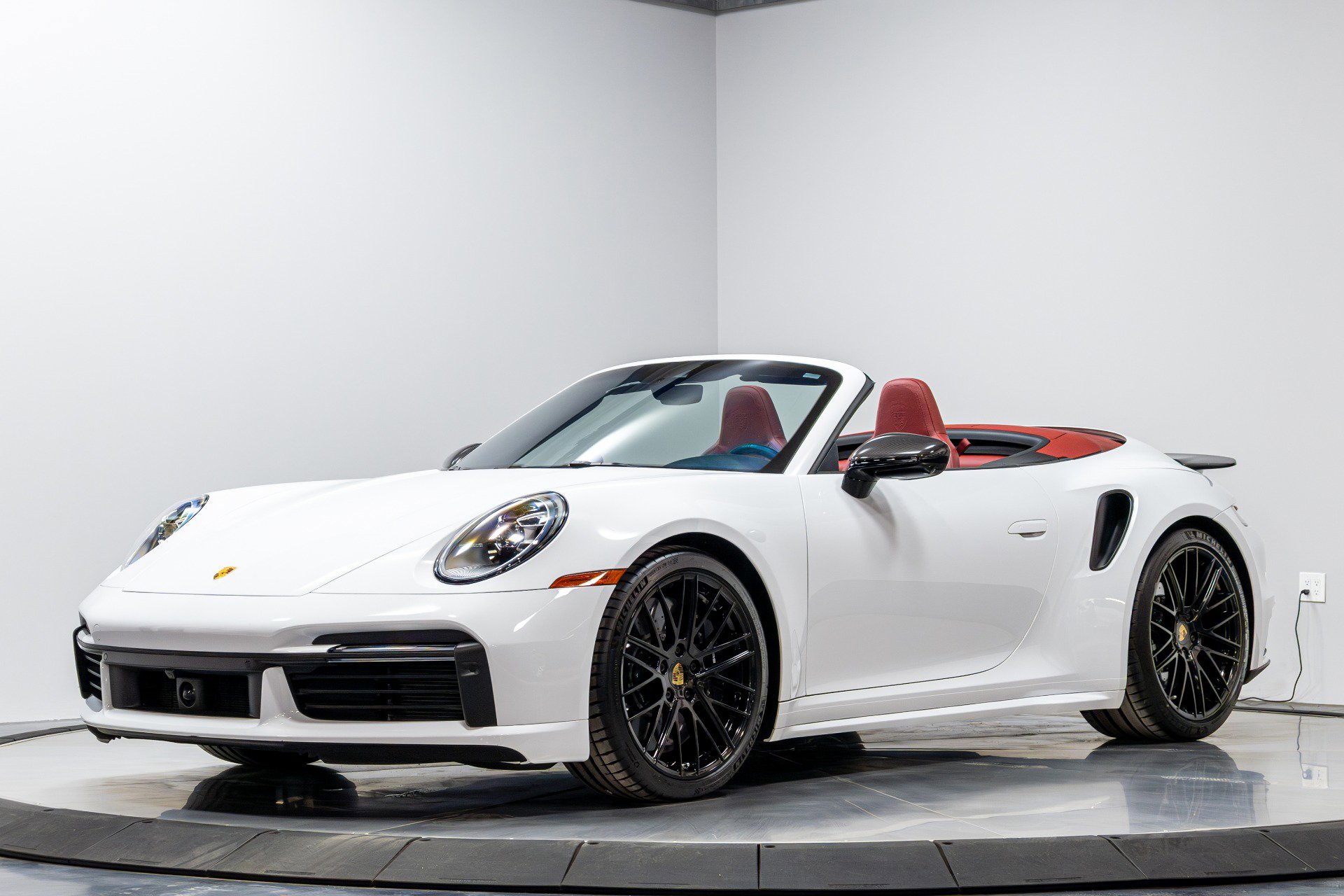 Used 2021 Porsche 911 Turbo S image 2