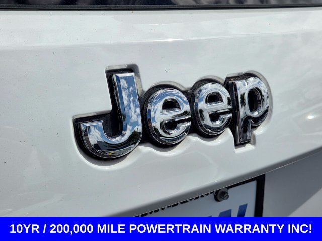 Used 2020 Jeep Grand Cherokee Laredo w/ 18" Wheel & 8.4" Radio Group RWD image 14