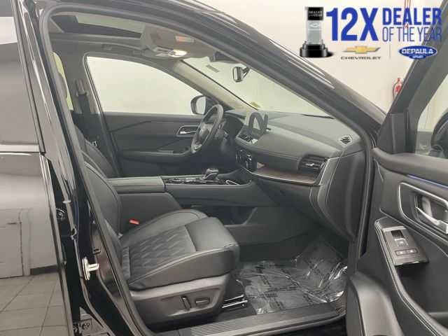Used 2026 Nissan Rogue Platinum w/ Platinum Premium Package AWD/4WD image 13