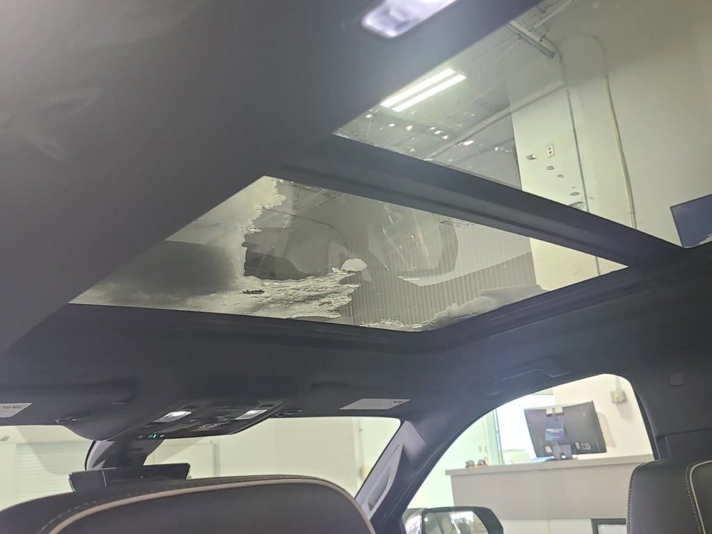 Used 2022 Chevrolet Tahoe Premier w/ Premium Package image 7