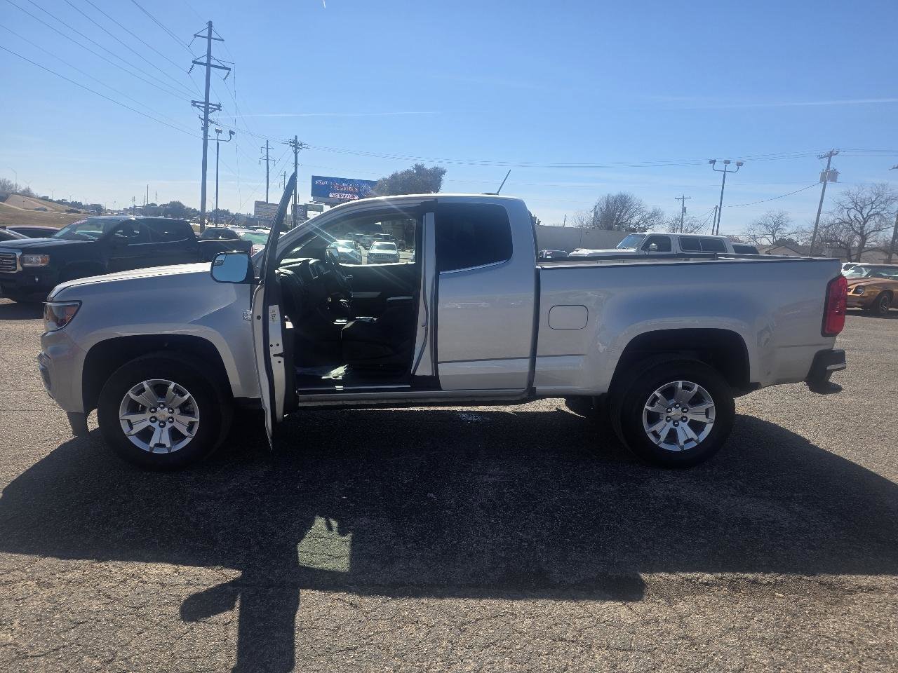 Used 2022 Chevrolet Colorado LT w/ Fleet Safety Package RWD image 9