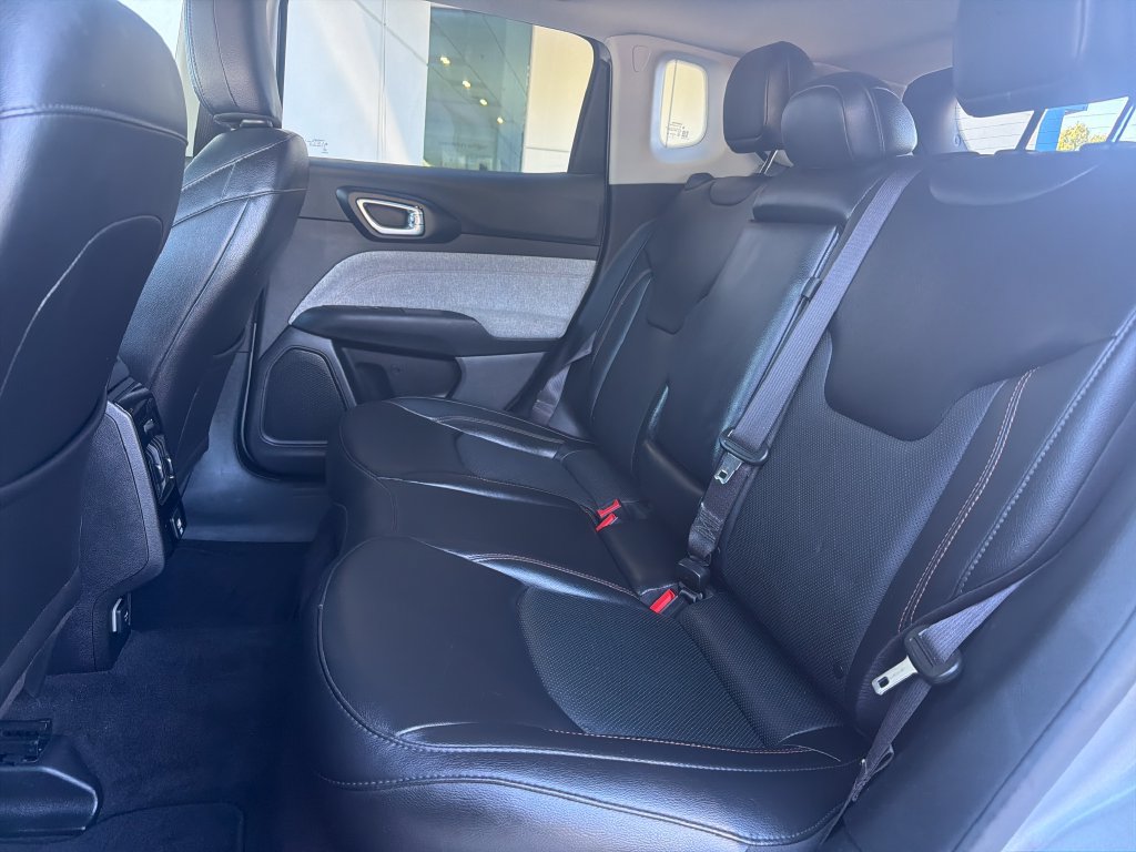 Used 2022 Jeep Compass Latitude AWD/4WD image 25