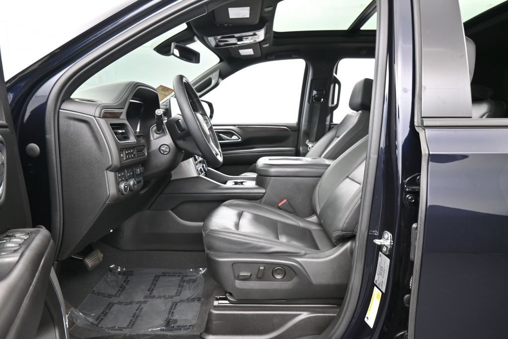 Used 2022 Chevrolet Suburban Z71 w/ Luxury Package AWD/4WD image 11