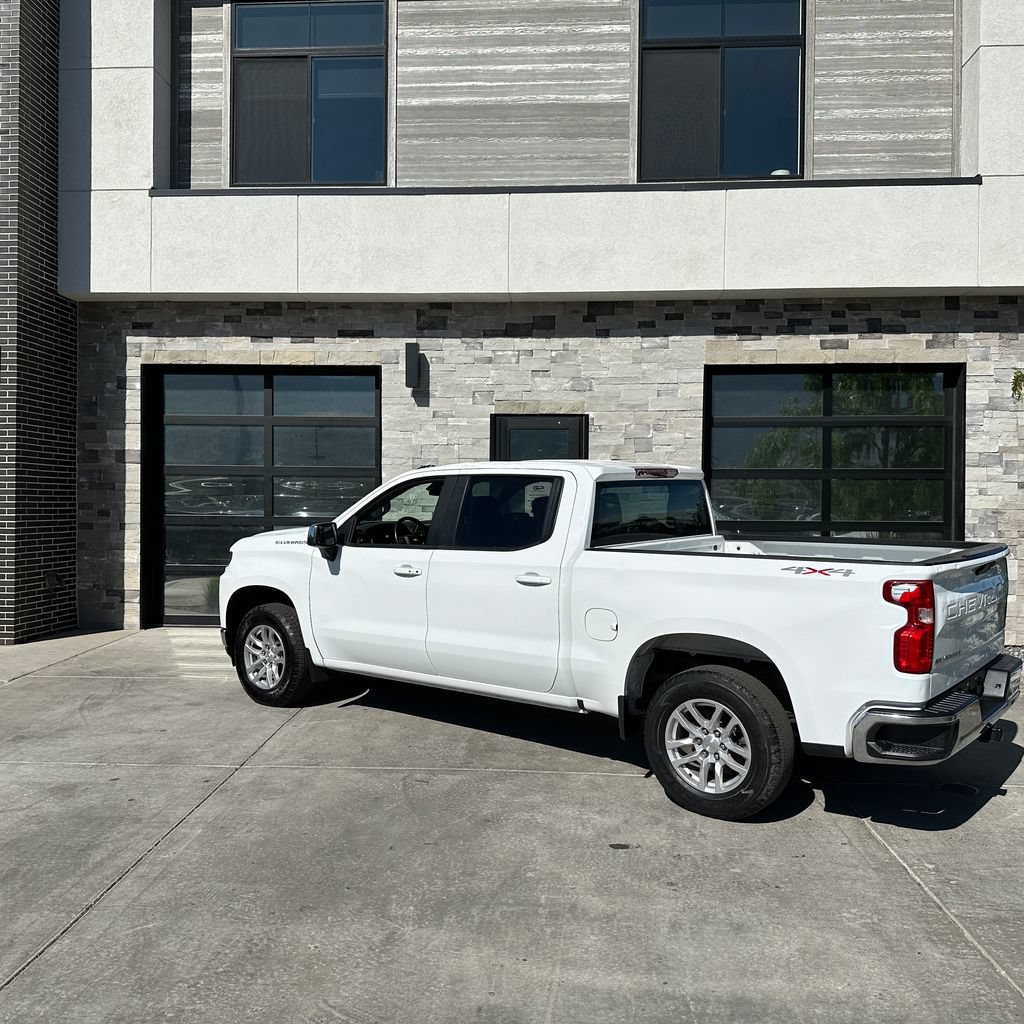 Used 2021 Chevrolet Silverado 1500 LT AWD/4WD image 5