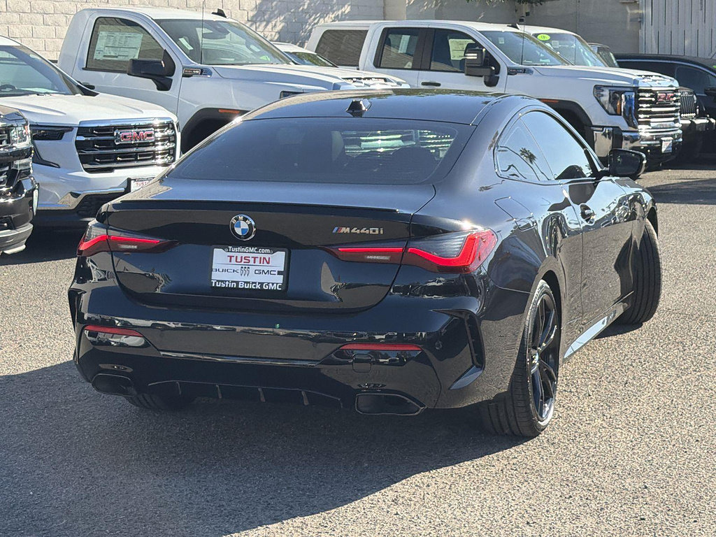 Used 2024 BMW M440i Coupe w/ Premium Package RWD image 5