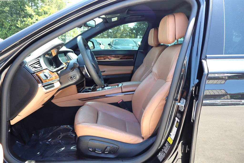 Used 2014 BMW 750Li xDrive AWD/4WD image 15