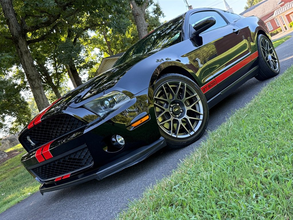 Used 2012 Ford Mustang Shelby GT500 w/ SVT Performance Pkg RWD image 3