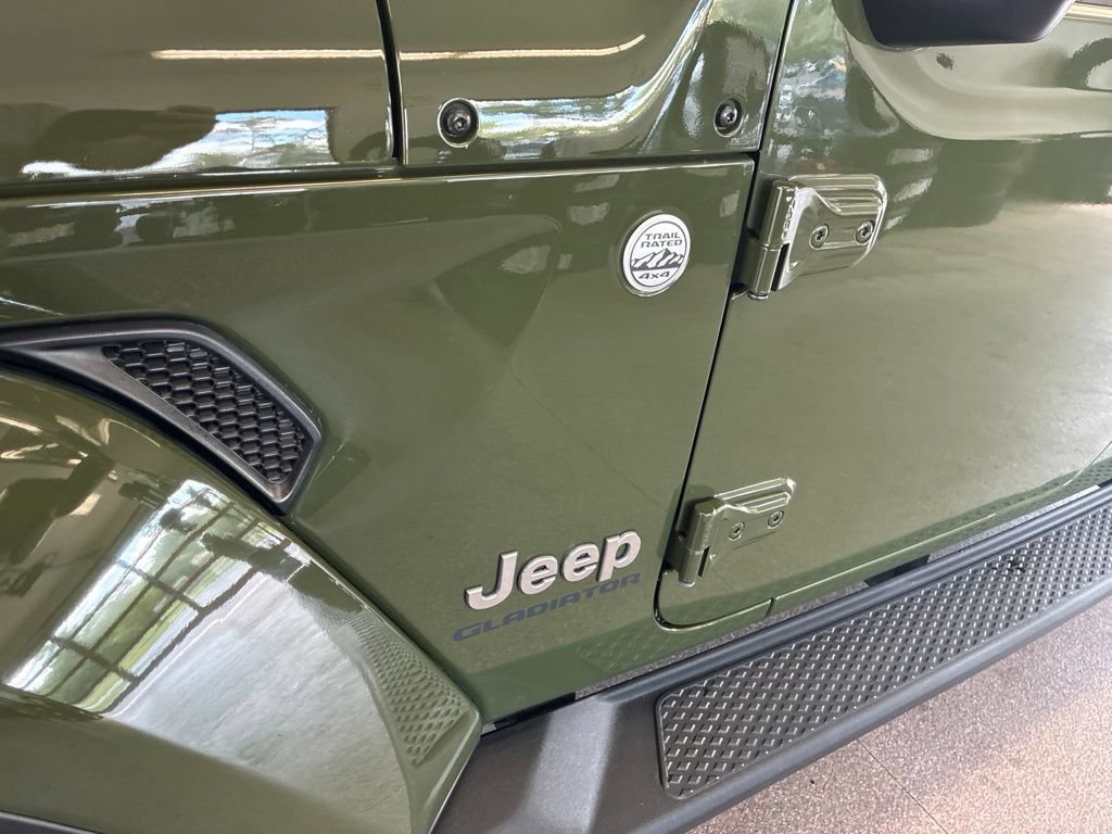 Used 2021 Jeep Gladiator Overland w/ Popular Equipment Package AWD/4WD image 7