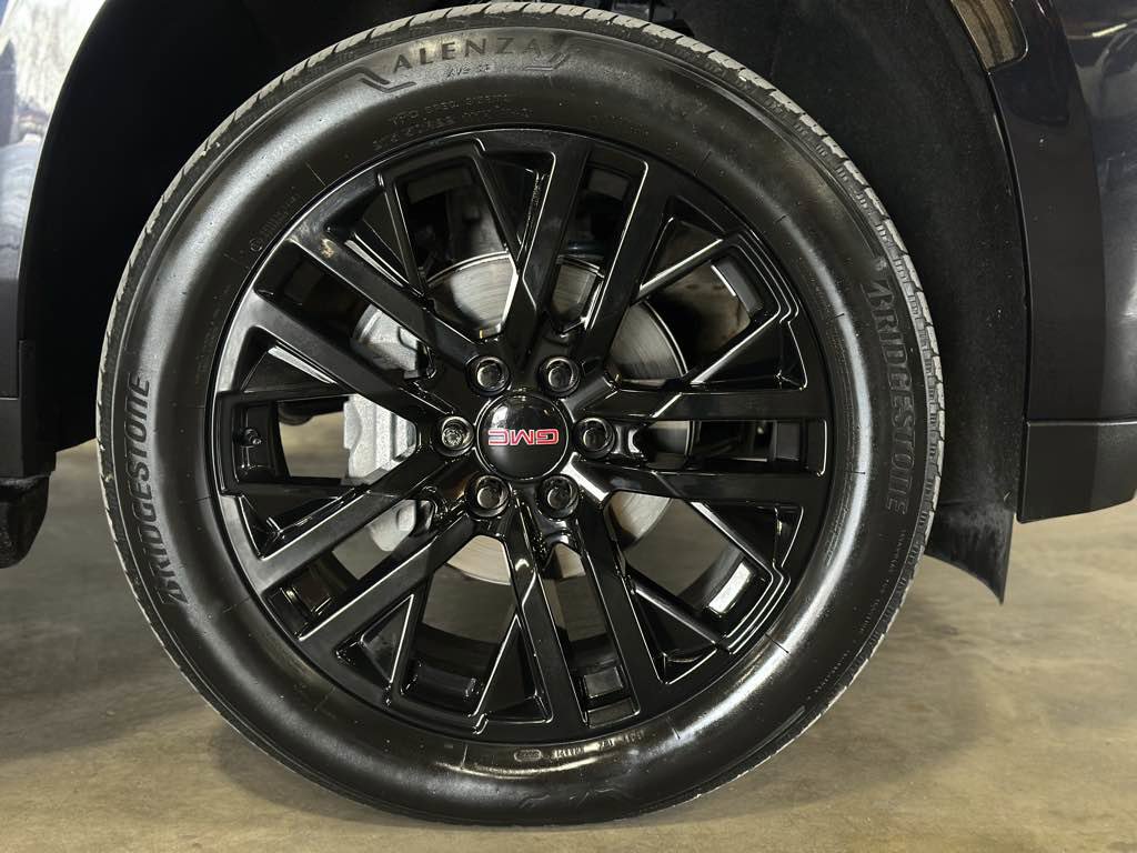 Used 2023 GMC Yukon Denali image 16