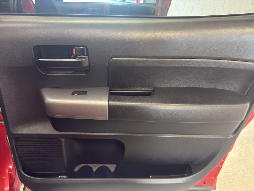 Used 2013 Toyota Tundra 4x4 CrewMax image 25