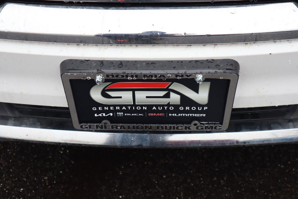 Used 2024 GMC Yukon XL SLT image 38