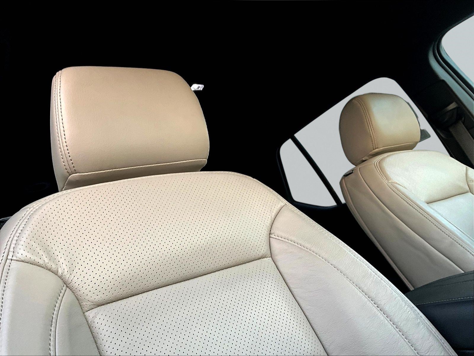 Used 2023 Chevrolet Traverse LT FWD image 28