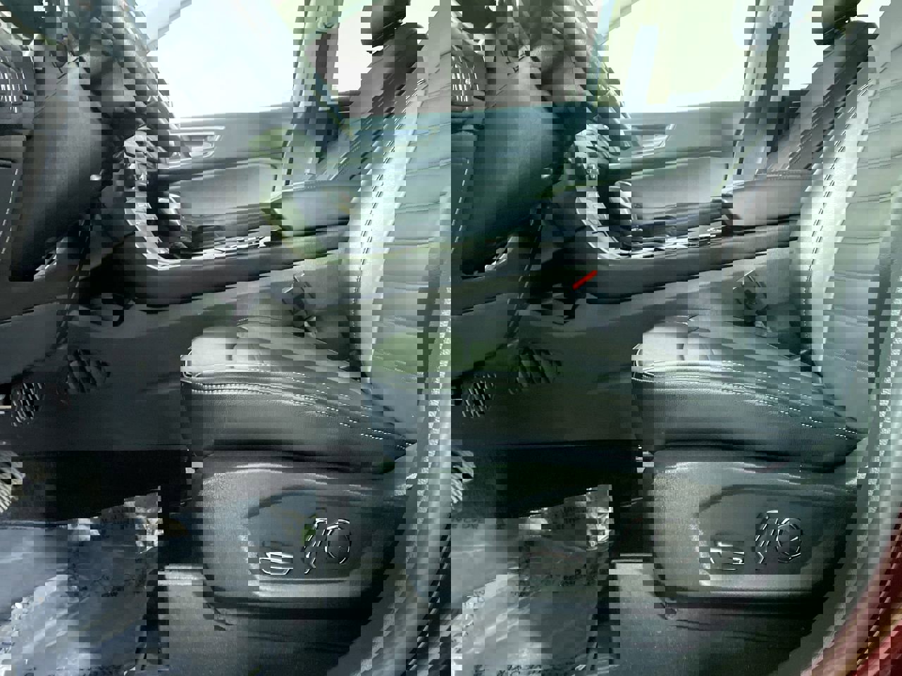 Used 2018 Ford Edge SEL w/ Equipment Group 201A image 21