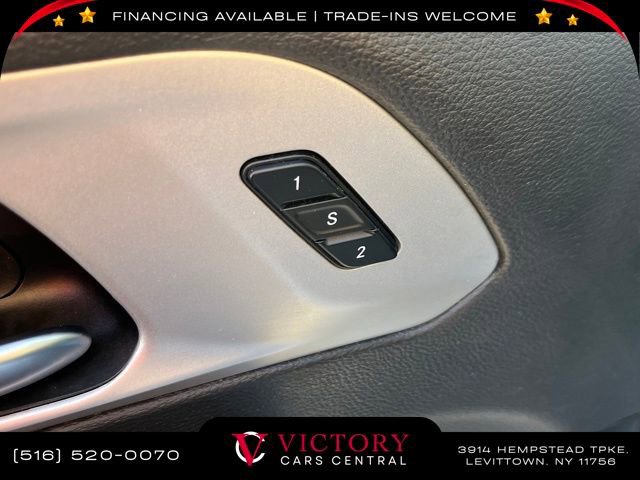 Used 2024 Chrysler Pacifica Select image 13
