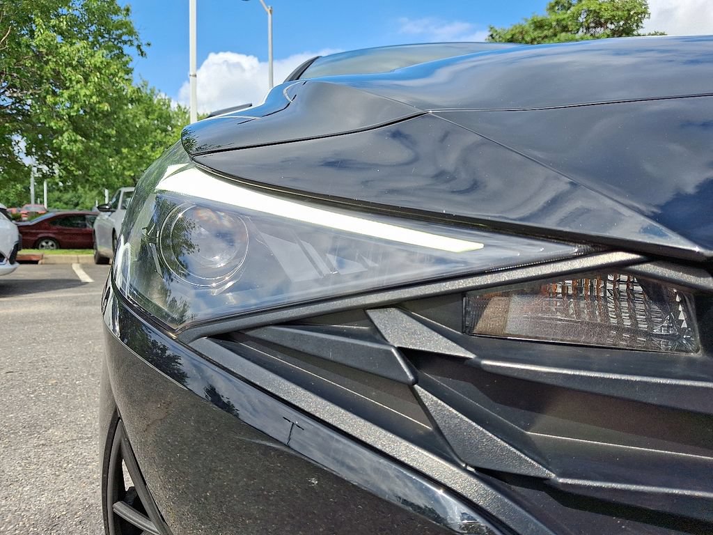 Used 2023 Hyundai Elantra SEL FWD image 9