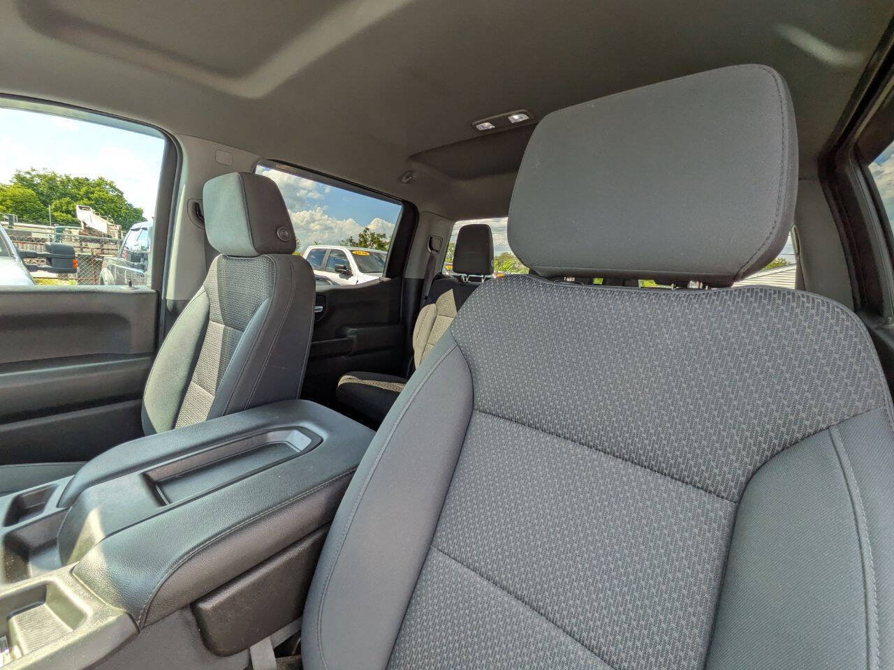 Used 2019 Chevrolet Silverado 1500 Custom w/ Custom Value Package AWD/4WD image 14