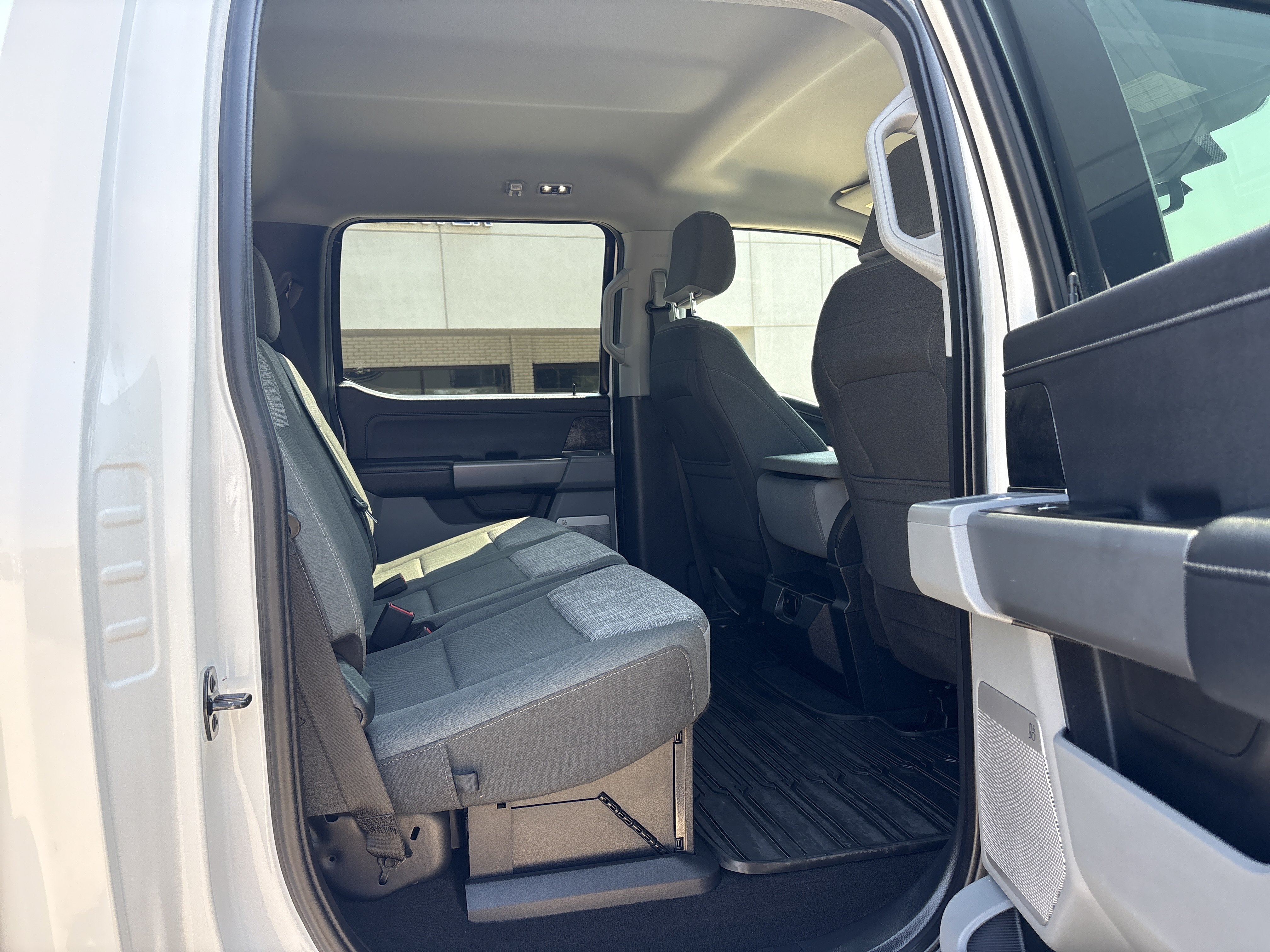 Used 2023 Ford F250 XLT w/ Black Appearance Package AWD/4WD image 7