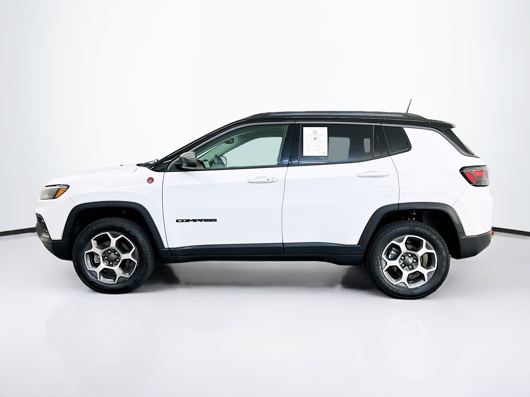 Used 2022 Jeep Compass Trailhawk w/ Trailhawk Elite Group image 4