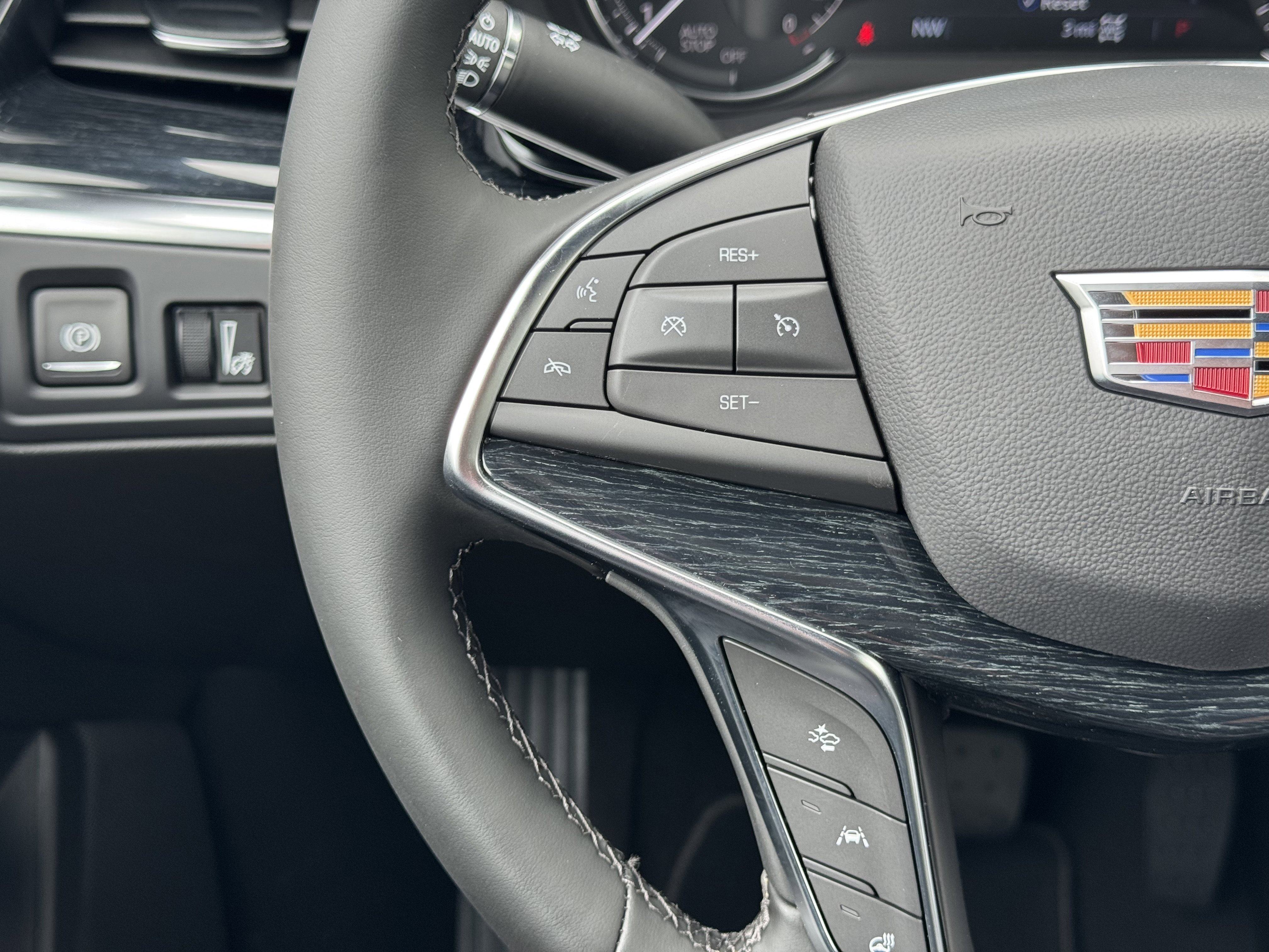 New 2025 Cadillac XT5 Premium Luxury image 17