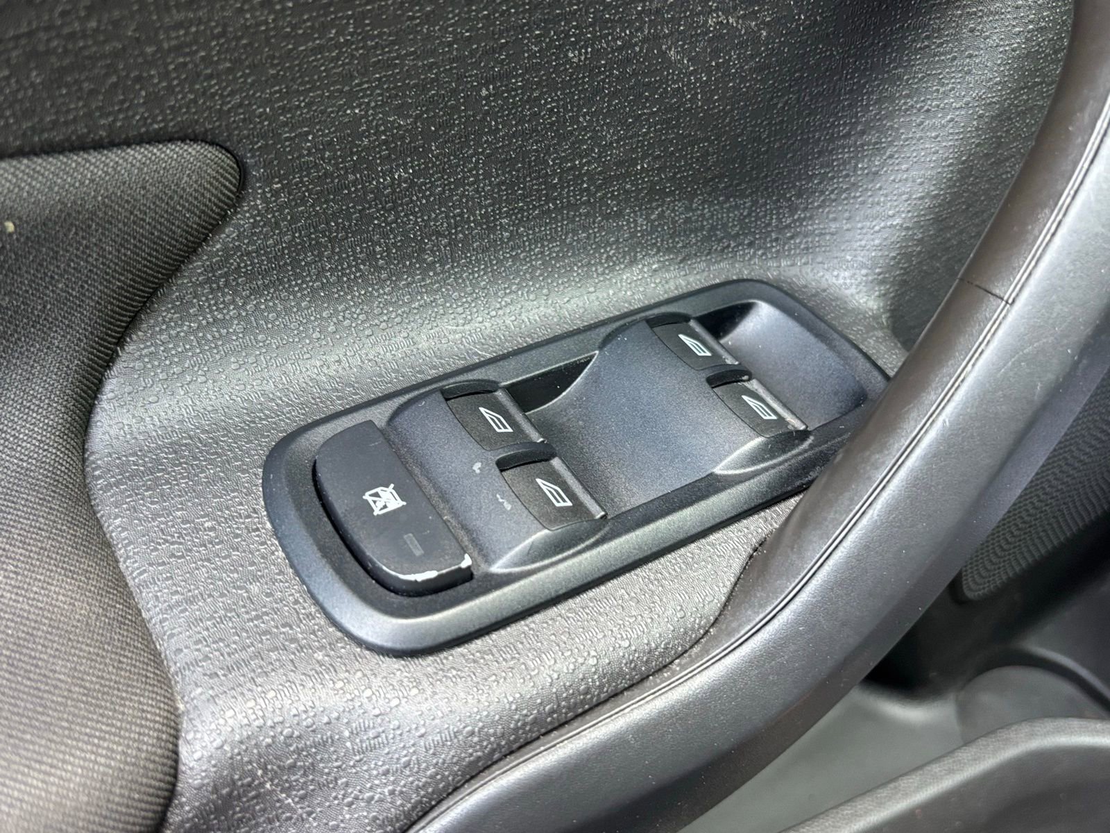 Used 2014 Ford Fiesta SE FWD image 13