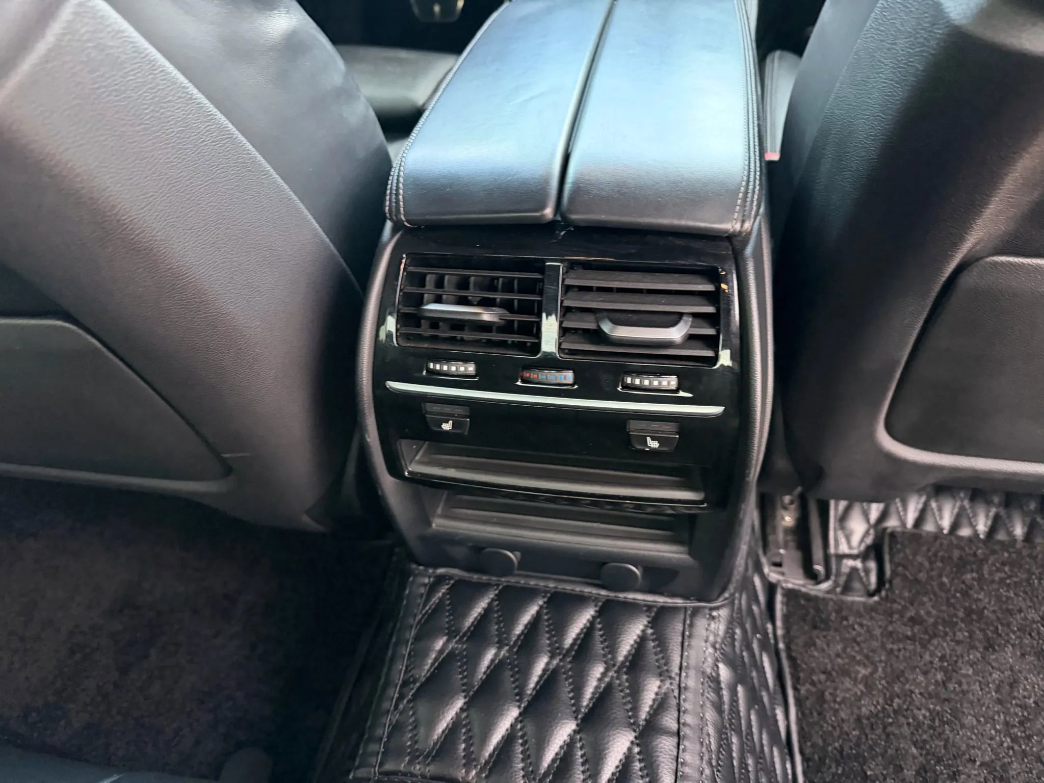 Used 2018 BMW M550i xDrive M550i xDrive Sedan 4D w/ Driving Assistance Package image 56