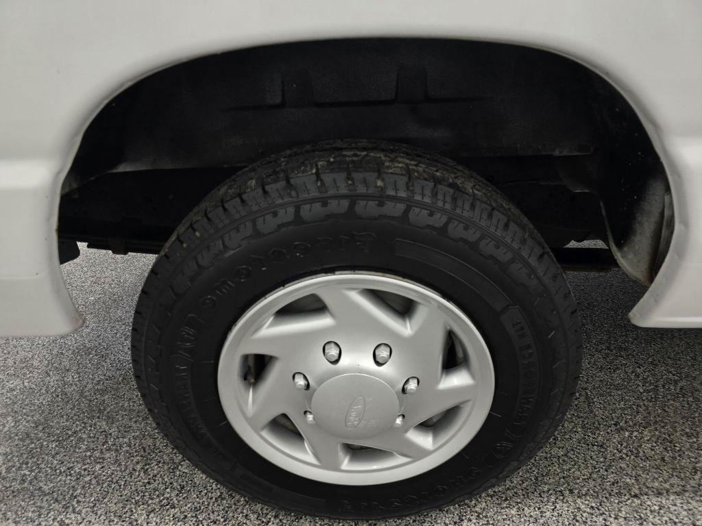 Used 2012 Ford E-150 and Econoline 150 w/ Crew Van Pkg RWD image 27