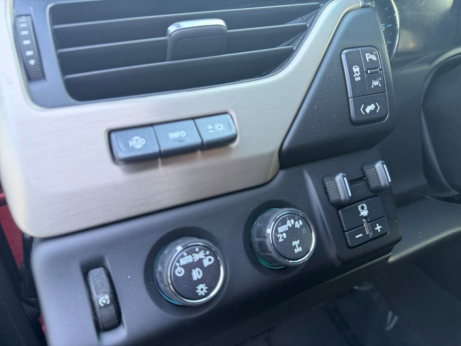 Used 2019 GMC Yukon XL Denali image 20