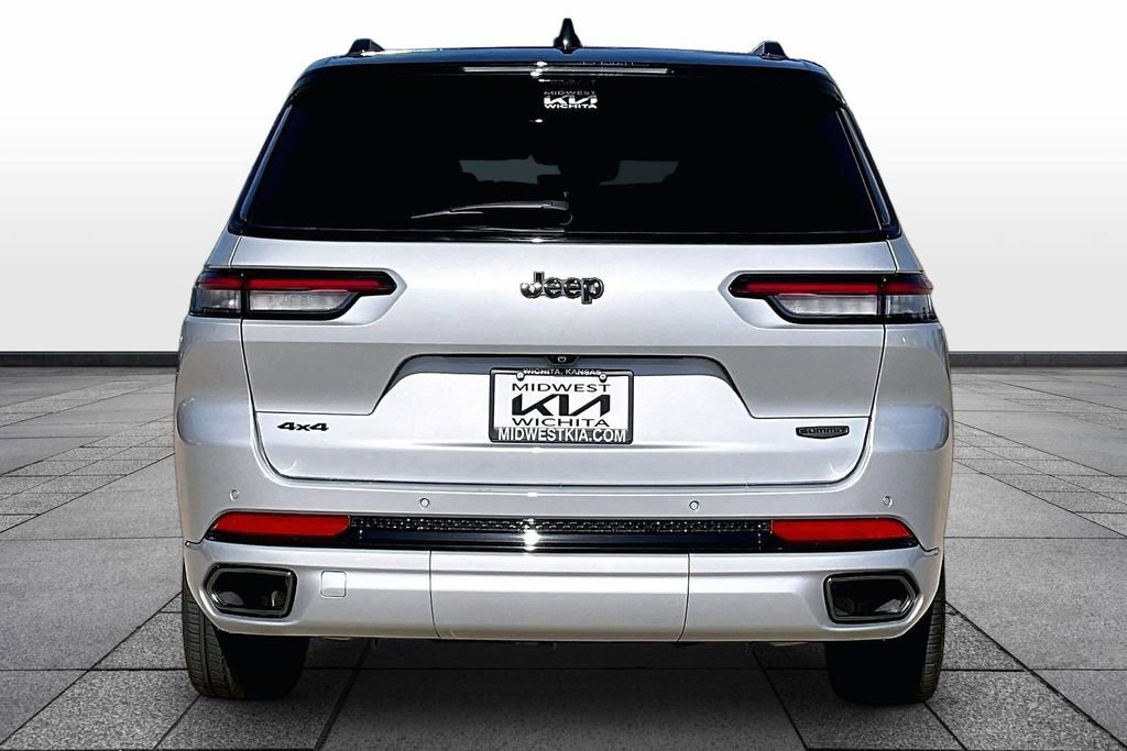 Used 2025 Jeep Grand Cherokee L Summit AWD/4WD image 4
