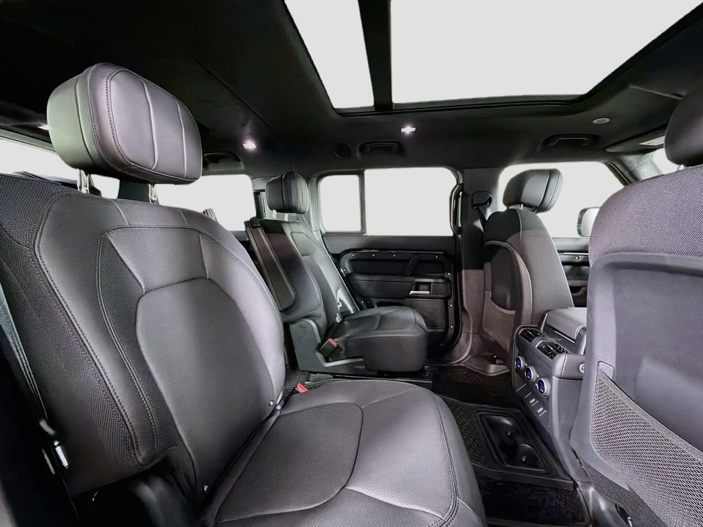 New 2026 Land Rover Defender 130 V8 AWD/4WD image 29