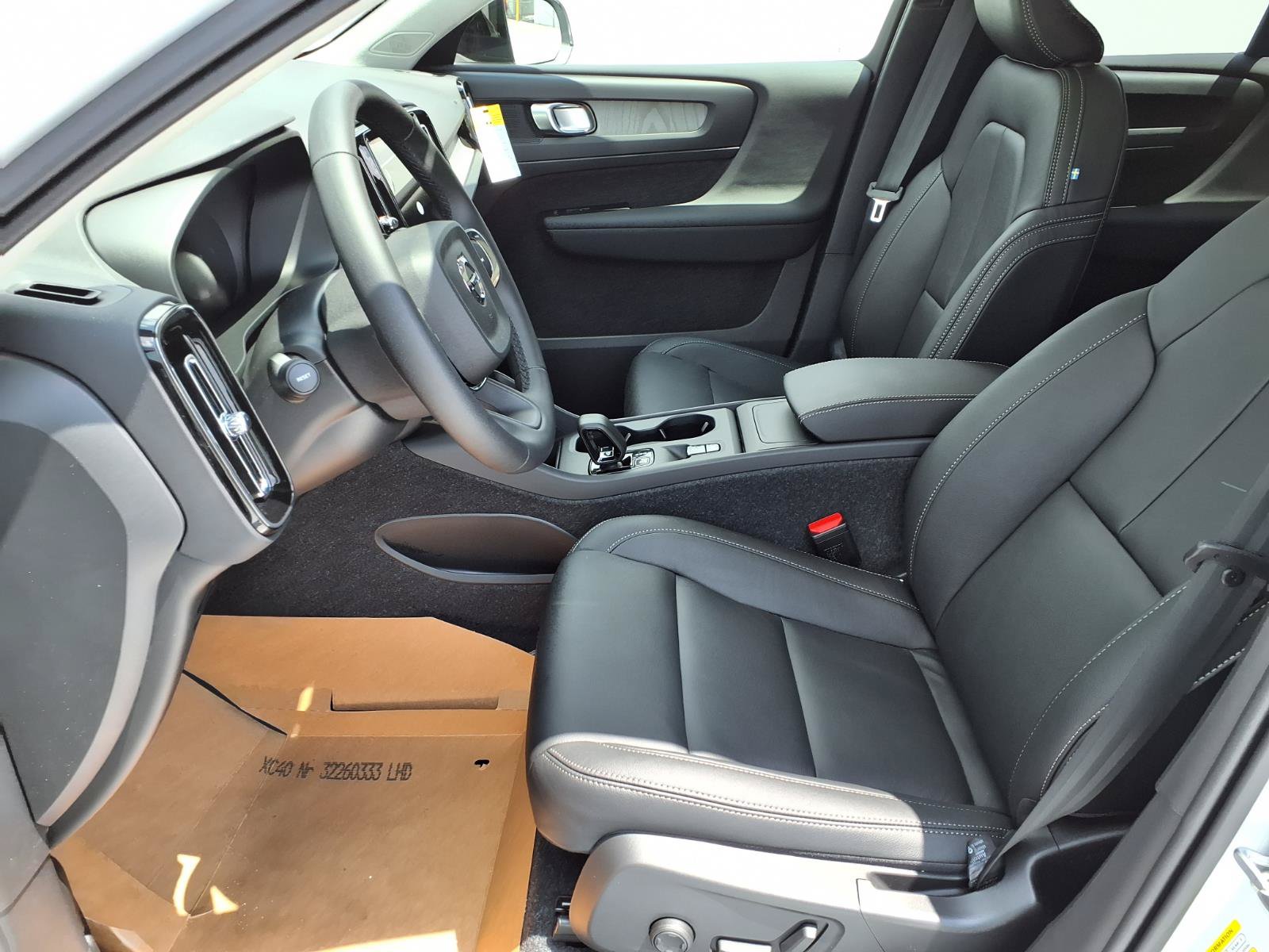 New 2026 Volvo XC40 B5 Core AWD/4WD image 13