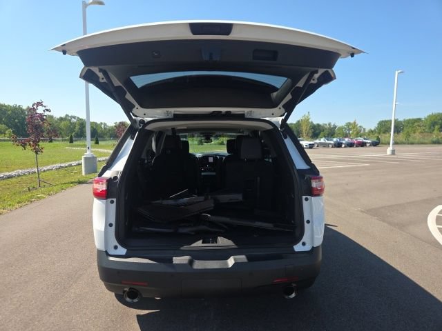 Used 2020 Chevrolet Traverse RS w/ LPO, Floor Liner Package FWD image 10
