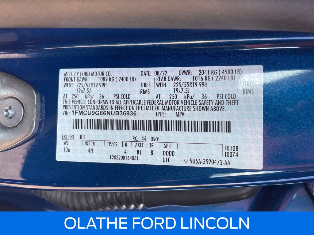 Used 2022 Ford Escape SE w/ SE Sport Appearance Package image 31