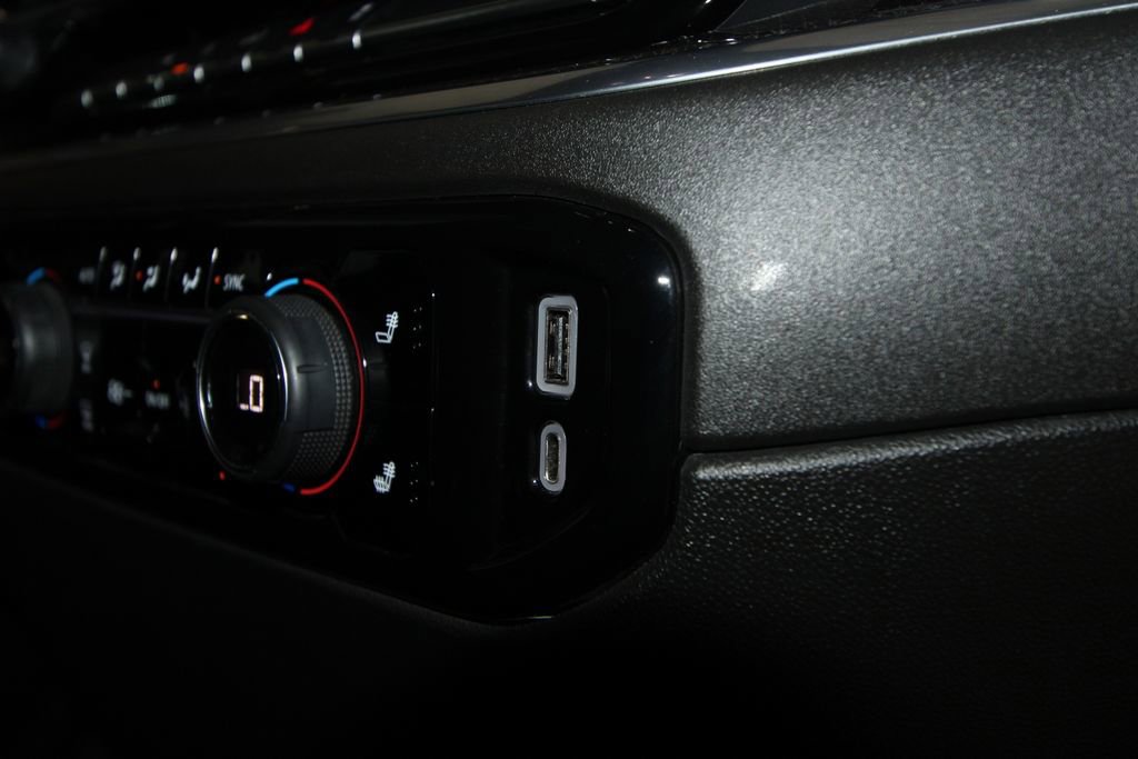 Used 2022 Chevrolet Silverado 1500 LT image 23