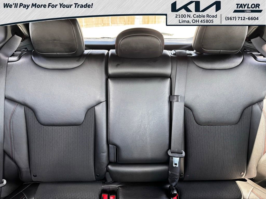 Used 2025 Jeep Compass Trailhawk AWD/4WD image 12