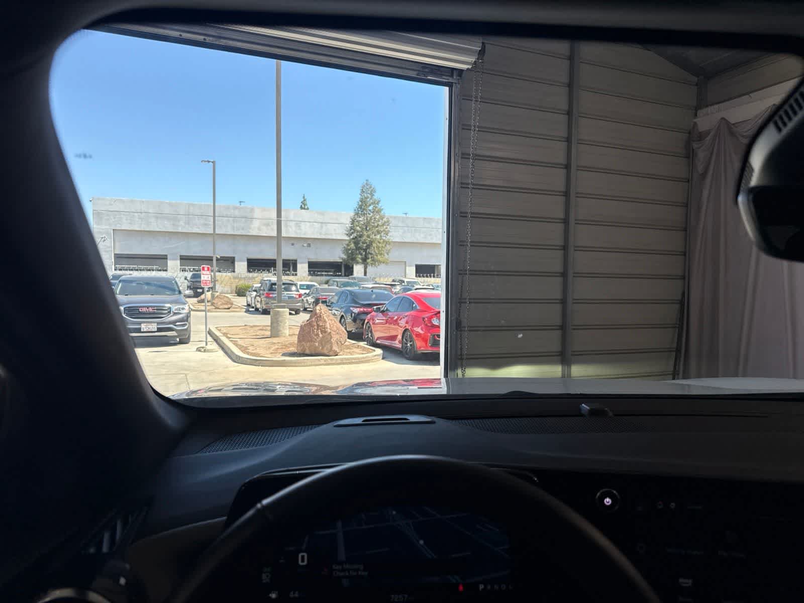 Used 2025 Chevrolet Equinox LT w/ Convenience Package II FWD image 24