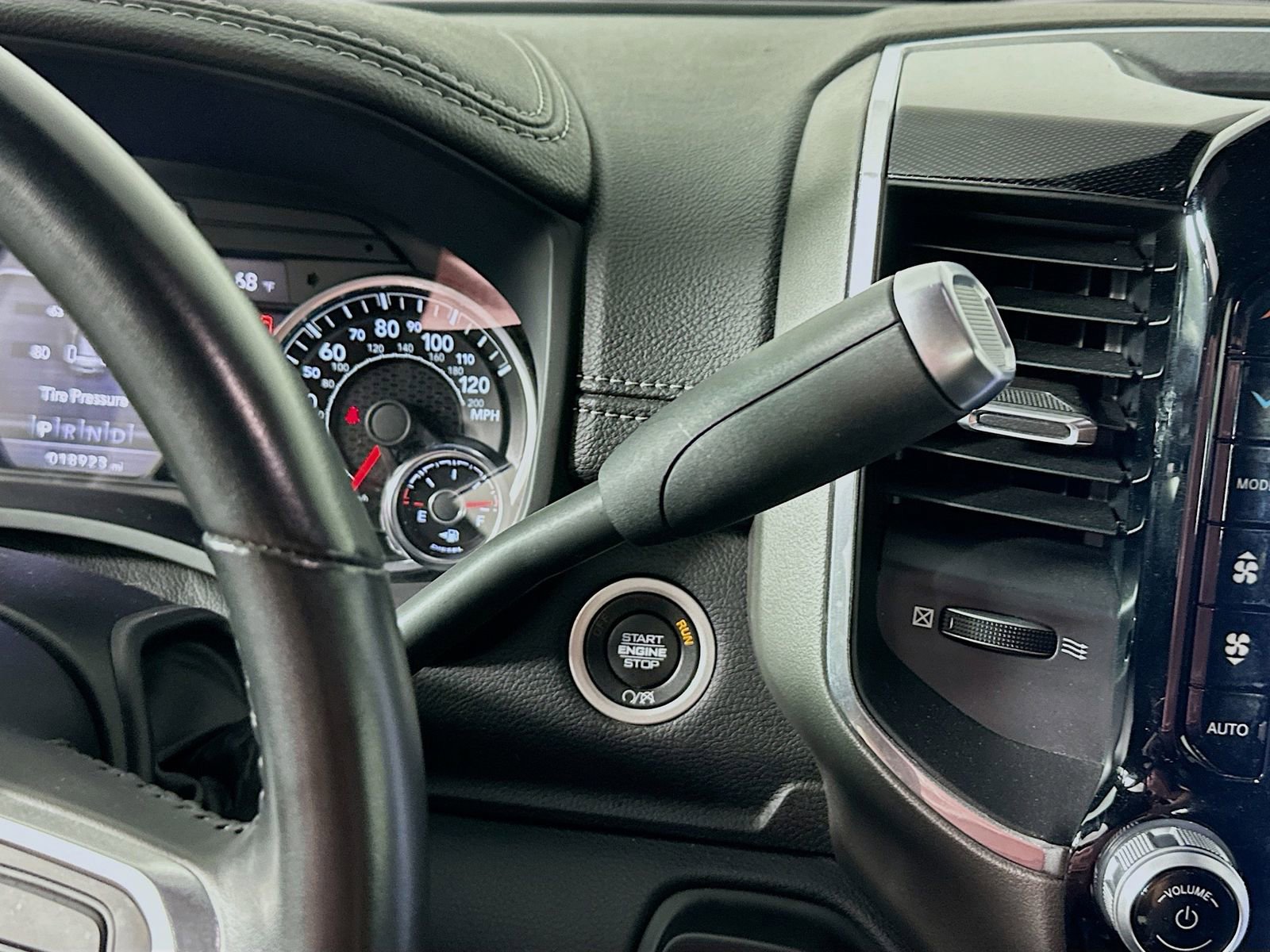 Used 2022 RAM 2500 Laramie AWD/4WD image 17