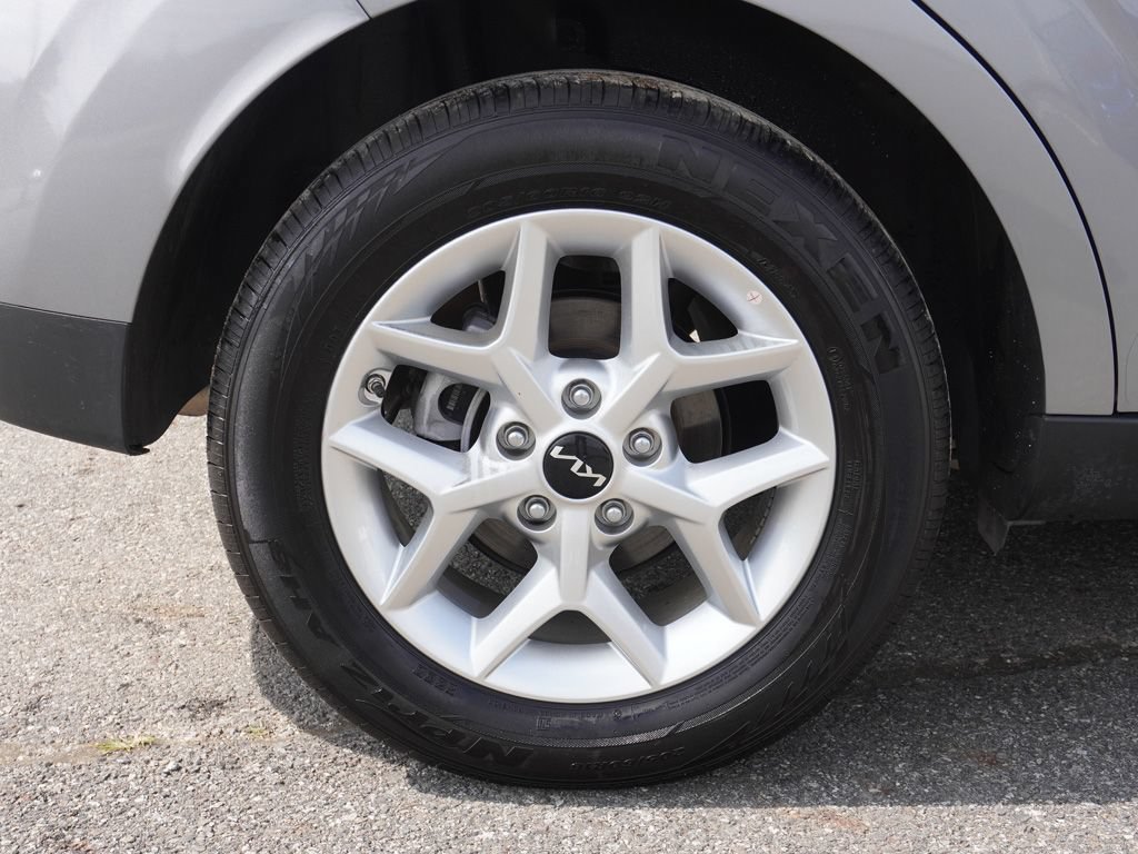 Used 2025 Kia Soul LX w/ LX Technology Package FWD image 19