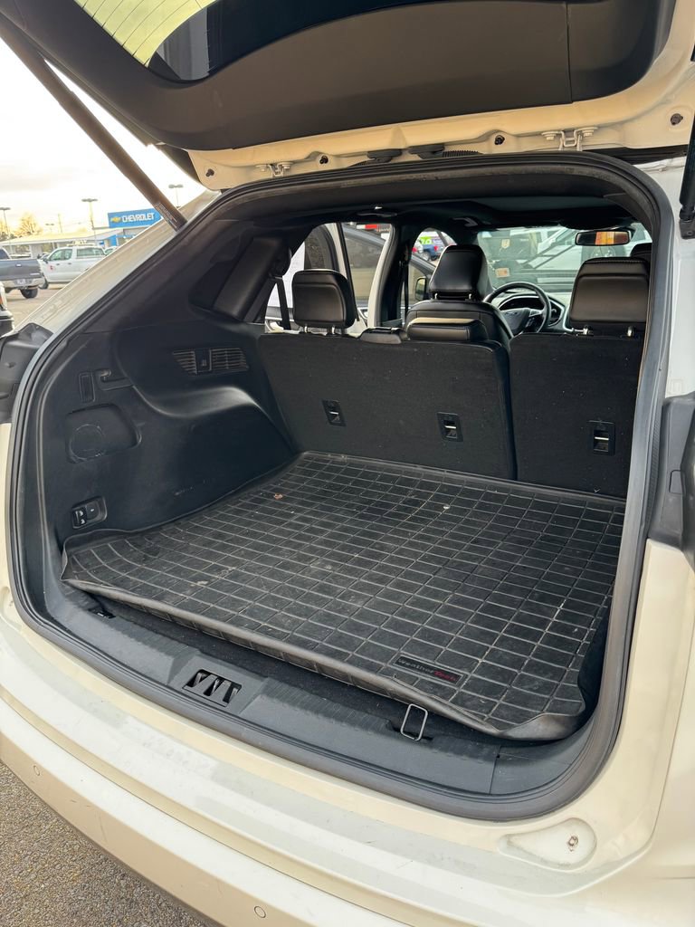 Used 2020 Ford Edge Titanium w/ Equipment Group 301A image 38