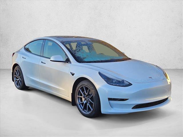 Used 2023 Tesla Model 3 Standard Range image 3