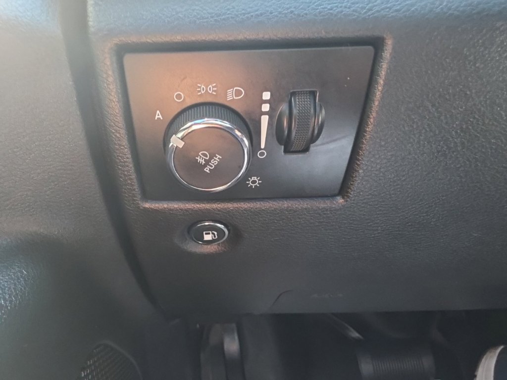 Used 2017 Jeep Grand Cherokee Altitude AWD/4WD image 10