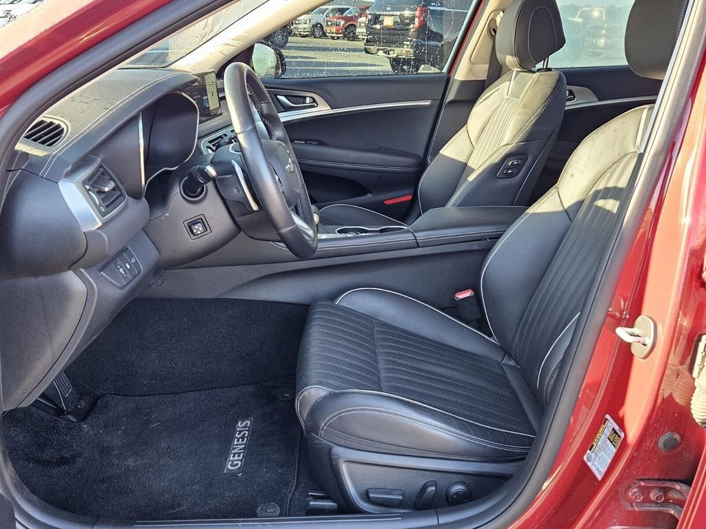 Used 2023 Genesis G70 3.3T RWD image 5