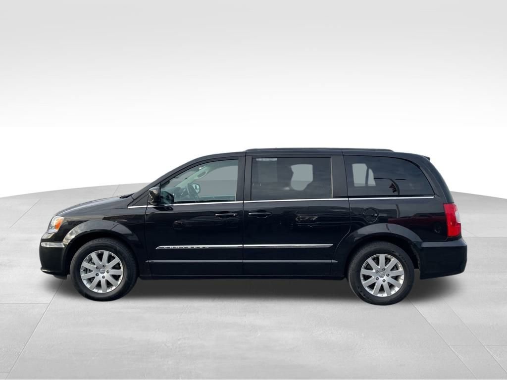 Used 2014 Chrysler Town & Country Touring video 2