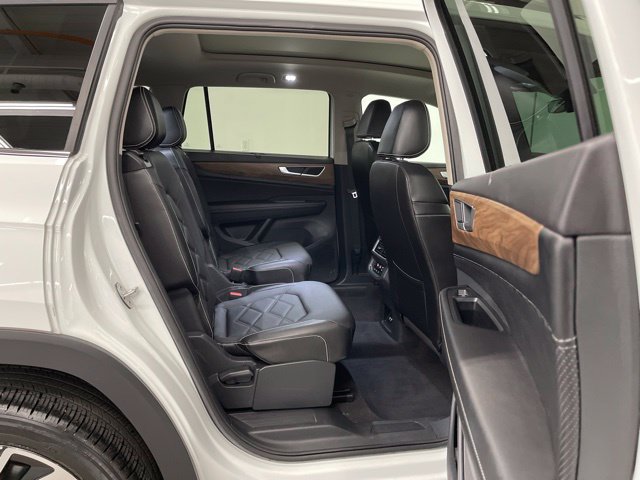 Used 2024 Volkswagen Atlas SE AWD/4WD image 10