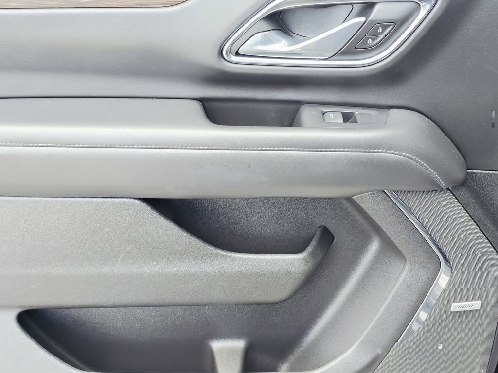 Used 2023 Chevrolet Suburban LT image 10