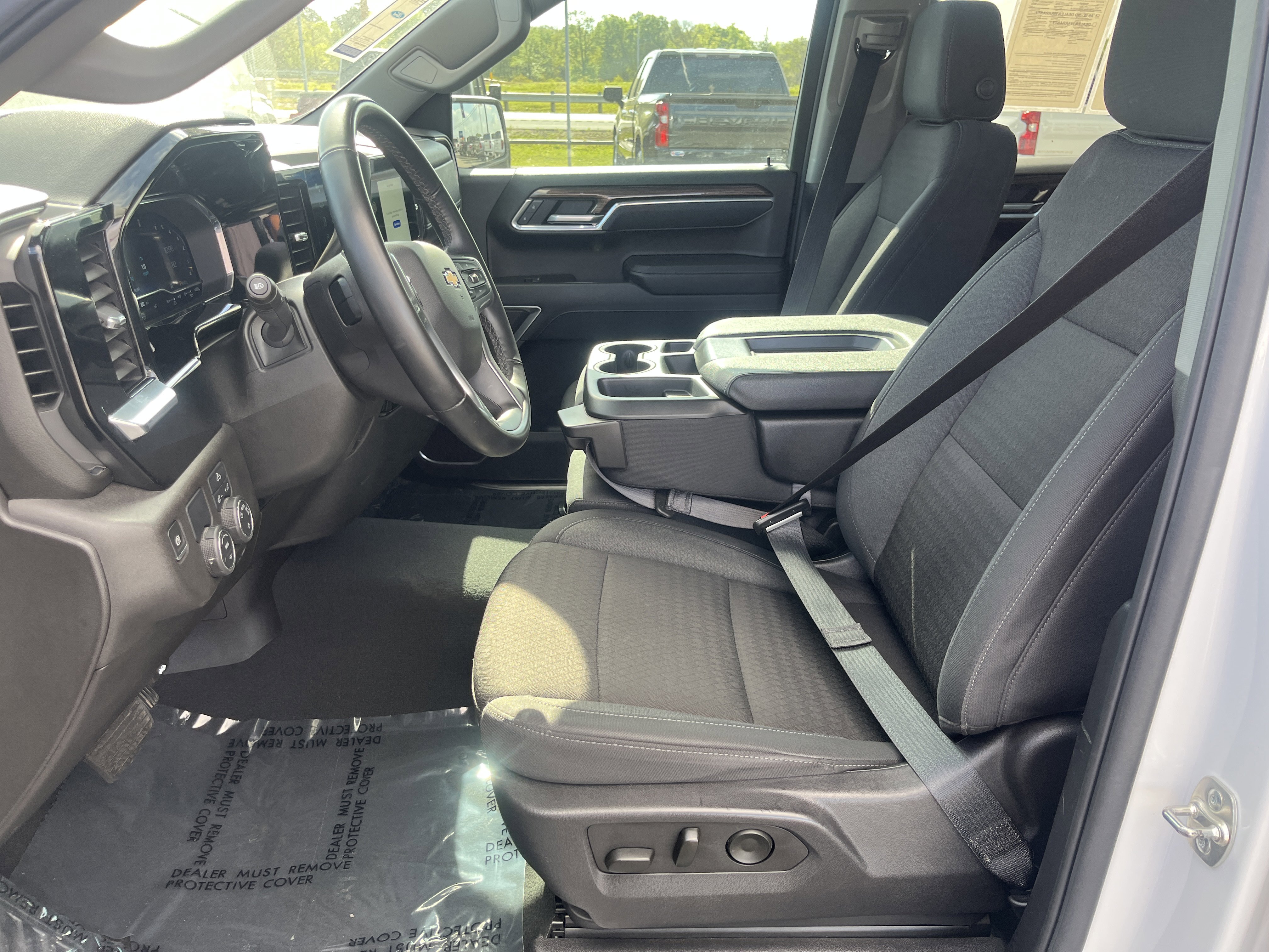 Used 2025 Chevrolet Silverado 1500 LT image 13