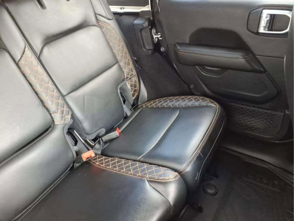 Used 2021 Jeep Wrangler Unlimited Sahara image 20
