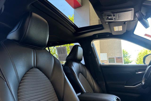 Certified 2021 Toyota Highlander XSE FWD image 19