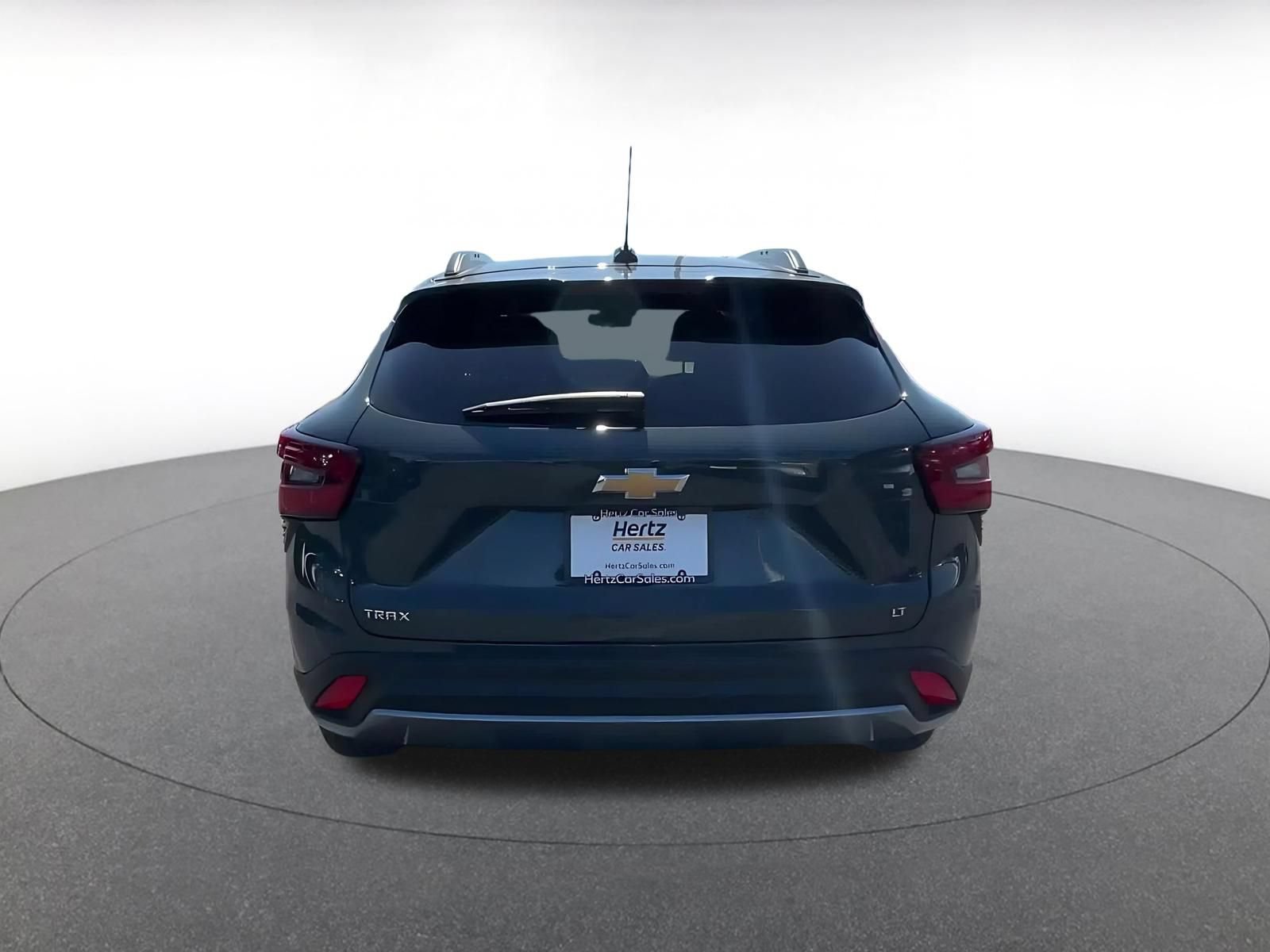 Used 2025 Chevrolet Trax LT FWD image 12