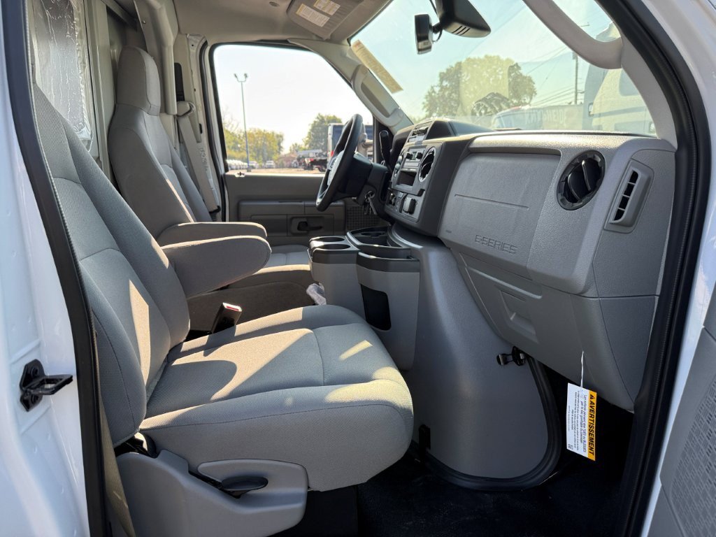 New 2027 Ford E-350 and Econoline 350 Super Duty w/ Power Equipment Group RWD image 16