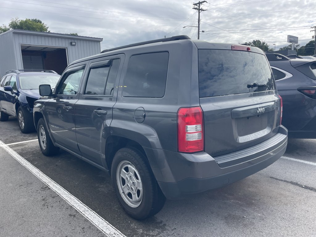 Used 2014 Jeep Patriot Sport w/ Power Value Group FWD image 4